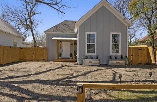 Waco Casa | Cowboy Pool 2 mins 2 Silos & Cameron Park