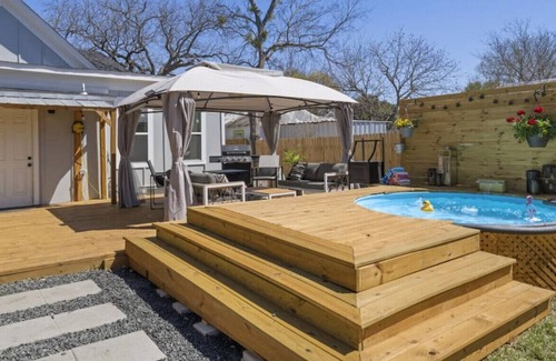 Waco Casa | Cowboy Pool 2 mins 2 Silos & Cameron Park