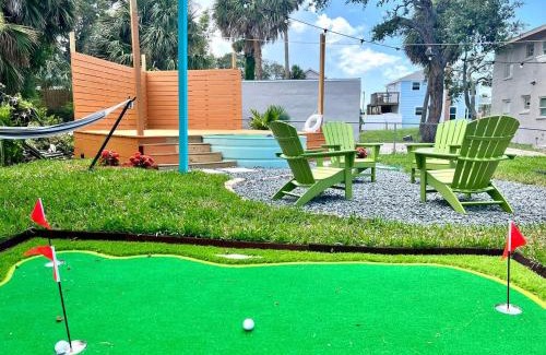Smith's Memento Casa | Cowboy Pool Mini Golf Beach Ocean Center