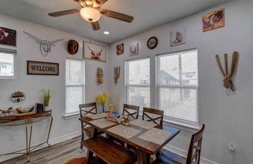 Northeast Houston Casa | Cowboy Ranch House