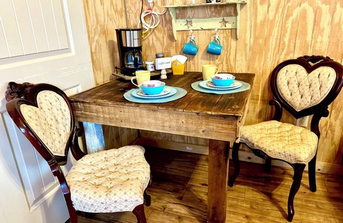 Mountain Home Cabina | Cowboys and Angels Retreat
