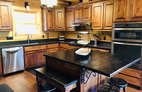 Marble Falls Cabina | 4 habitaciones / 5. 5 Bath Log Home-Amenities aseguran un buen momento