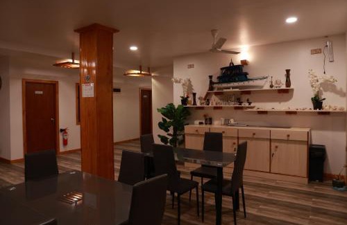 Fulidhoo Hotel | Cowry Inn