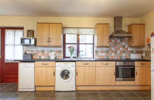 Camborne Cabaña | Cowslip, Gwitihian with views over St Ives Bay