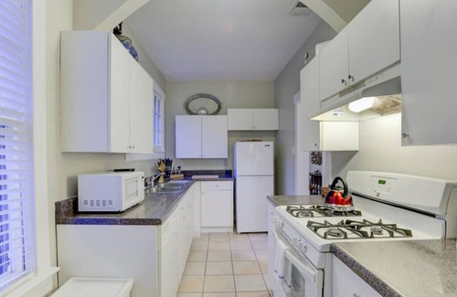 Cooper-Young Historic District Casa | Cox A+B · Twin Bungalows - Near Cooper Young