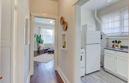 Cooper-Young Historic District Casa | Cox A · Memorable Nomad Haven! Walk to Cooper Young's Best