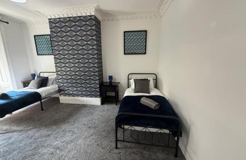 Gateshead Apartamento | Coxon - 5 Bdrm 6 beds Perfect 4 contractor