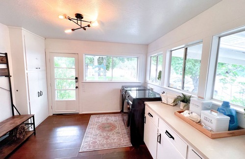 Douglas Flat Otro | Coyote Creek Ranch + Pool House near Murphy’s