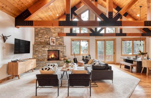 Truckee Casa | Coyote Moon by AvantStay Cabin WSauna Mins from DT Truckee NorthStar