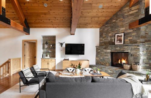 Truckee Casa | Coyote Moon by AvantStay Cabin WSauna Mins from DT Truckee NorthStar