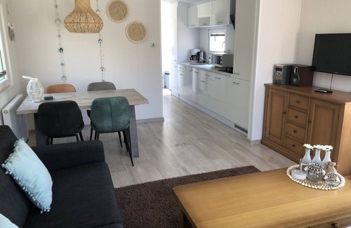 Camperduin Chalet De Esquí | Acogedora y nueva casa de verano a 5 minutos a pie de la playa y del mar.