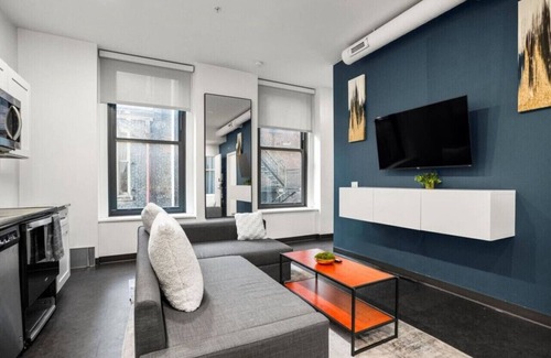 Cultural District Condominio | Coze 1BD, Sofa Bed, Walk to Westin & Stadium