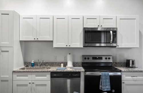 Cultural District Condominio | Coze 1BD, Sofa Bed, Walk to Westin & Stadium