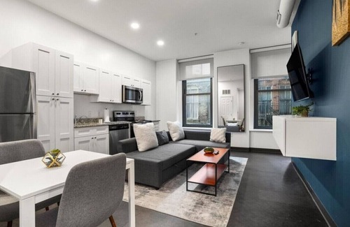 Cultural District Condominio | Coze 1BD, Sofa Bed, Walk to Westin & Stadium