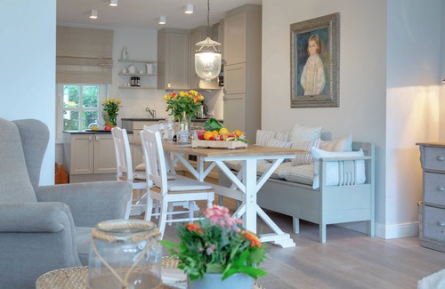 Keitum Apartamento | Coziness in its most beautiful form, Ellerweih in the captain's village of Keitum.