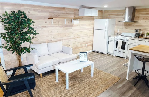 Osseo Apartamento | Cozy 1 bd Modern Suite in gorgeous Osseo