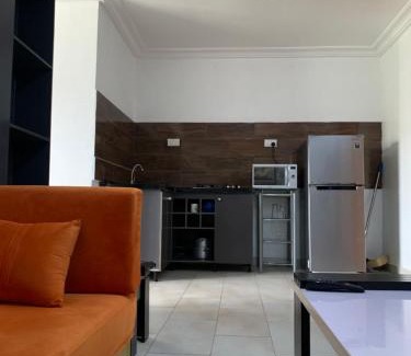 Ikeja Apartamento | Cozy 1-BDR - Free Wi-Fi & Mins DRV to Airport