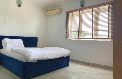 Ikeja Apartamento | Cozy 1-BDR - Free Wi-Fi & Mins DRV to Airport