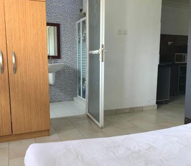 Ikeja Apartamento | Cozy 1-BDR - Free Wi-Fi & Mins DRV to Airport