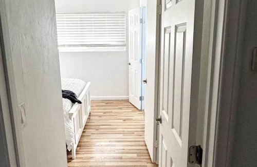 Ocean Beach Apartamento | Cozy 1 Bdrm Apartment + Parking (Crab)