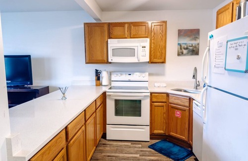 Biloxi Apartamento | Cozy 1 bed/1 bath Condo with pool-close to beach