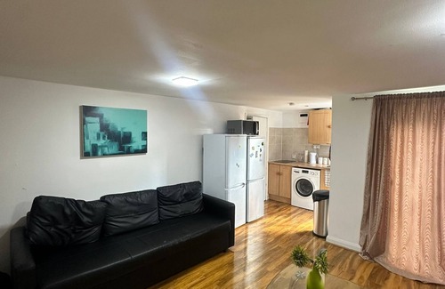 Cranford Apartamento | Cozy 1 Bed Apt Sleeps 4 with Garden Views