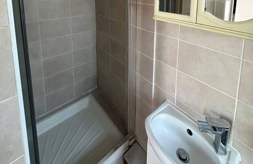 Cranford Apartamento | Cozy 1 Bed Apt Sleeps 4 with Garden Views