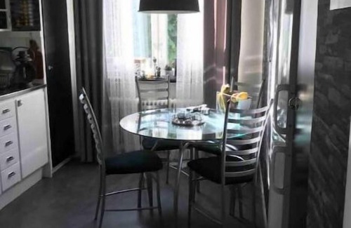 Vastberga Apartamento | Cozy 1 Bedr,1 Livingr,1Kitchen,Bath+Tub balcony minutes fr the❤️Of Stockholm city