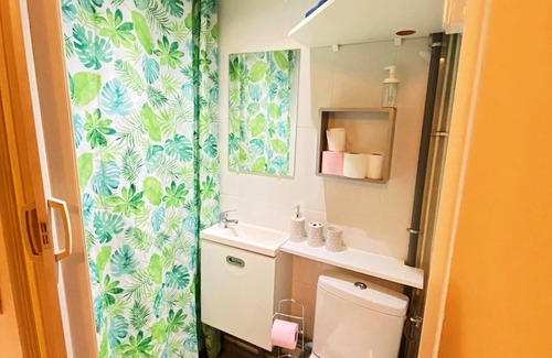 Issy-les-Moulineaux Apartamento | Cozy 1-bedroom apartment with WiFi, AC in charming Issy-les-Moulineaux