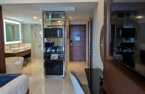 Chulavista Complejo | Cozy 1-bedroom in San José del Cabo with spa, gym, lazy river, and infinity pool