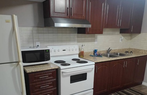 Brampton Apartamento | Cozy 1-bedroom 1 bath basement with WiFi and AC in pleasant Brampton