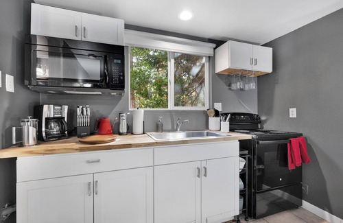 Cedar Glen Apartamento | Cozy 1-bedroom apartment in gorgeous Lake Arrowhead with WiFi