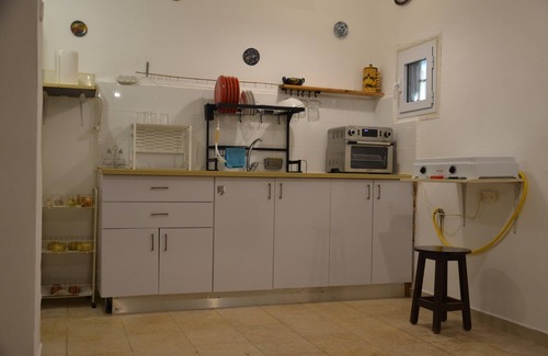 Beersheba Apartamento | Cozy 1-bedroom apartment with a beautiful garden in Be'er Sheva with WiFi, AC