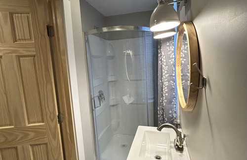 Springfield Apartamento | Cozy 1-bedroom apartment with WiFi, AC, washer/dryer in charming Springfield