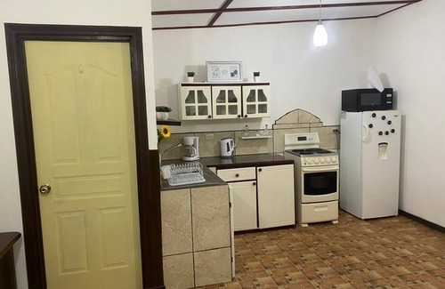 San Pablo de Heredia Apartamento | Acogedor apartamento, full equipado, cerca de la ciudad. Seguro, amplioyCentrico