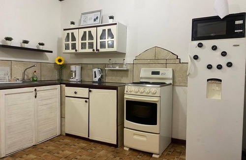 San Pablo de Heredia Apartamento | Acogedor apartamento, full equipado, cerca de la ciudad. Seguro, amplioyCentrico