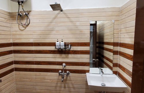 Hyderabad Apartamento | Cozy 1-bedroom apartment in charming Manikonda with AC, WiFi, water heater.
