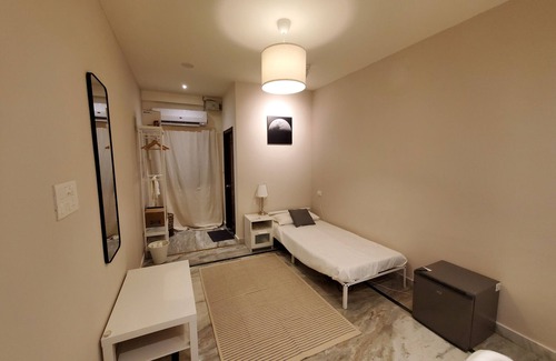 Hyderabad Apartamento | Cozy 1-bedroom apartment in charming Manikonda with AC, WiFi, water heater.