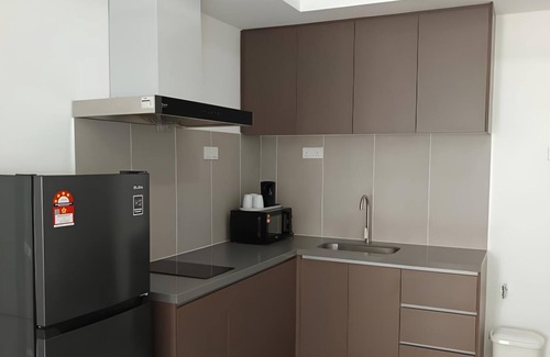 Seksyen 14 Apartamento | Cozy 1-bedroom apartment in Shah Alam central with free Wifi, Netflix, and pool.