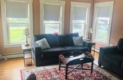 Colebrook Apartamento | Cozy 1-bedroom apartment with WiFi, AC, full kitchen, in enjoyable Colebrook
