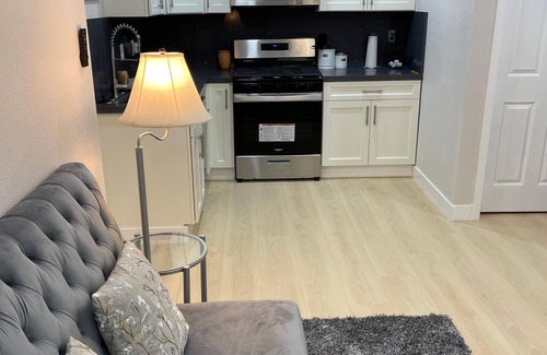 Lathrop Casa | Cozy 1-bedroom apartment suite with full kitchenette