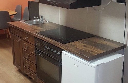City Center Apartamento | Cozy 1-bedroom apartment with WiFi, AC in beautiful Nis