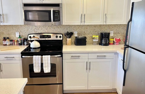 Playa Del Rey Condominio | Cozy 1-bedroom condo with WiFi, AC in fabulous Marina del Rey