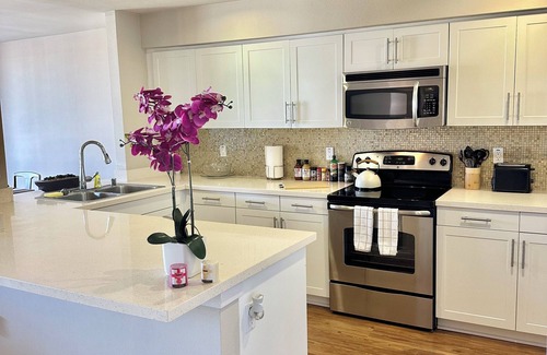 Playa Del Rey Condominio | Cozy 1-bedroom condo with WiFi, AC in fabulous Marina del Rey