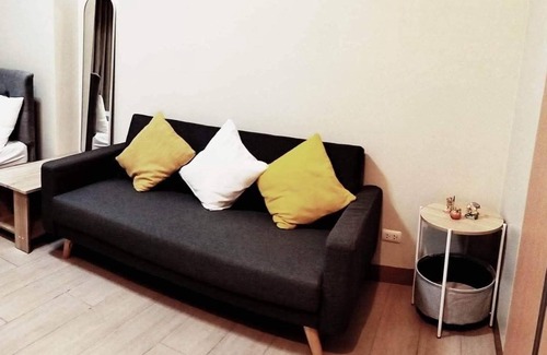 Bagumbayan Condominio | Cozy 1-bedroom condo with WiFi, AC in wonderful Quezon City