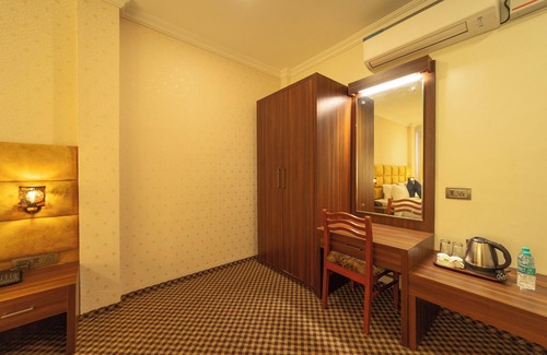 Periamet Apartamento | Cozy 1-bedroom hotel suite in pleasant Chennai with AC, WiFi