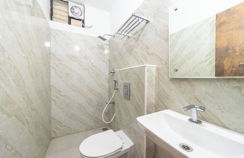 Periamet Apartamento | Cozy 1-bedroom hotel suite in pleasant Chennai with AC, WiFi