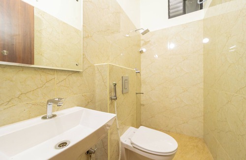 Periamet Apartamento | Cozy 1-bedroom hotel suite in pleasant Chennai with AC, WiFi