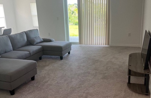 Harris Casa | Cozy 1-bedroom house in charming Lehigh Acres with WiFi, AC