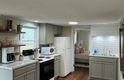 Farmington Casa | Cozy 1-bedroom house with AC and WiFi in charming Farmington